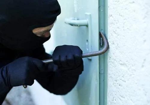 防止防盗门被盗,注意防范防盗门被撬