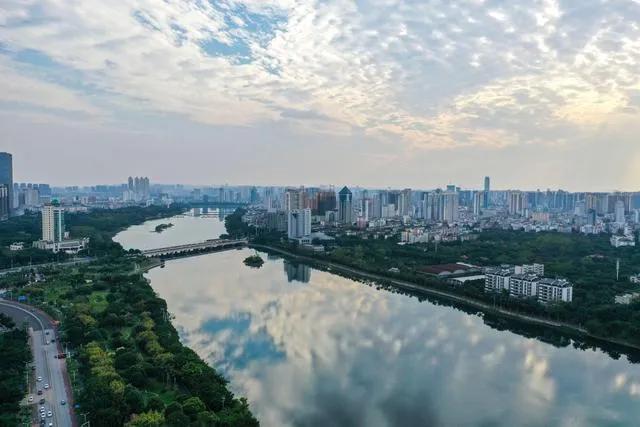 南宁水果批发回来卖利润有多少,10万做水果批发生意