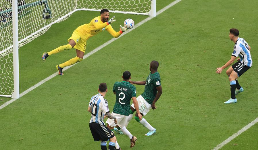 球王梅西新的宿敌出现了！沙特门神究竟是什么来头？