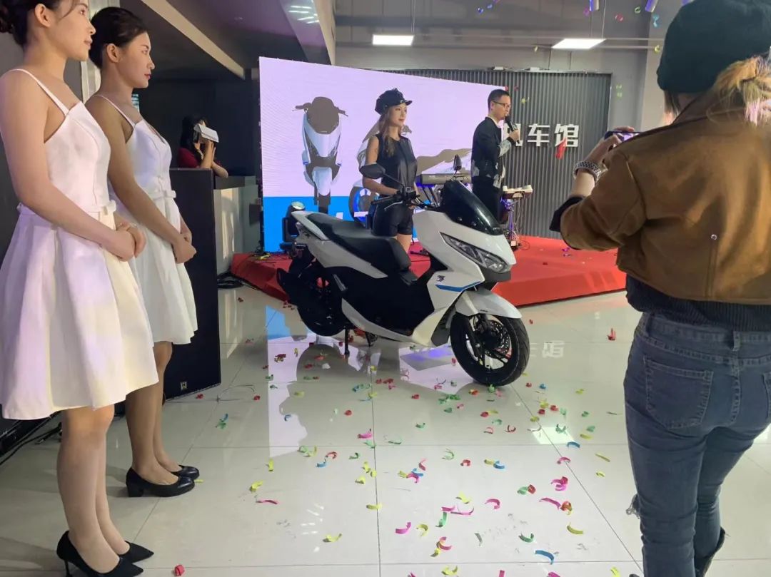 吉铭倒三轮摩托车175,吉铭推出坦途tt300小视频