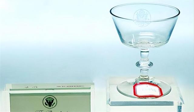 毛主席送给尼克松12字手书，尼克松看后一头雾水，至今无人能解