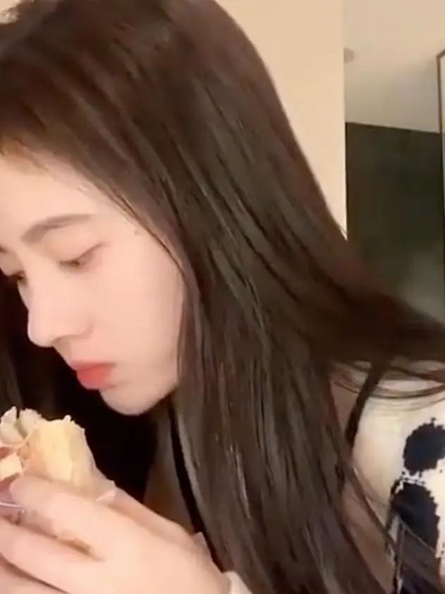 心机女孩鞠婧祎:被潘玮柏刁难拒绝王思聪求爱,整容遭贾玲内涵