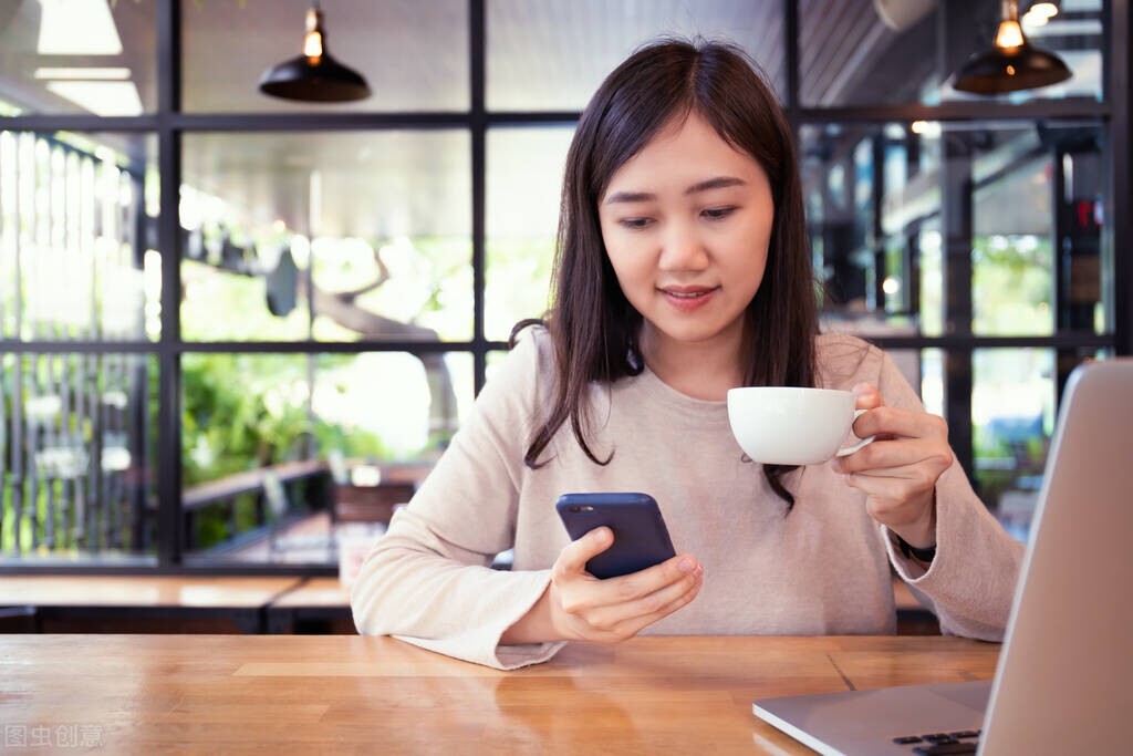 一个咖啡馆一年净赚5000万,咖啡店如何做到不靠卖咖啡赚钱