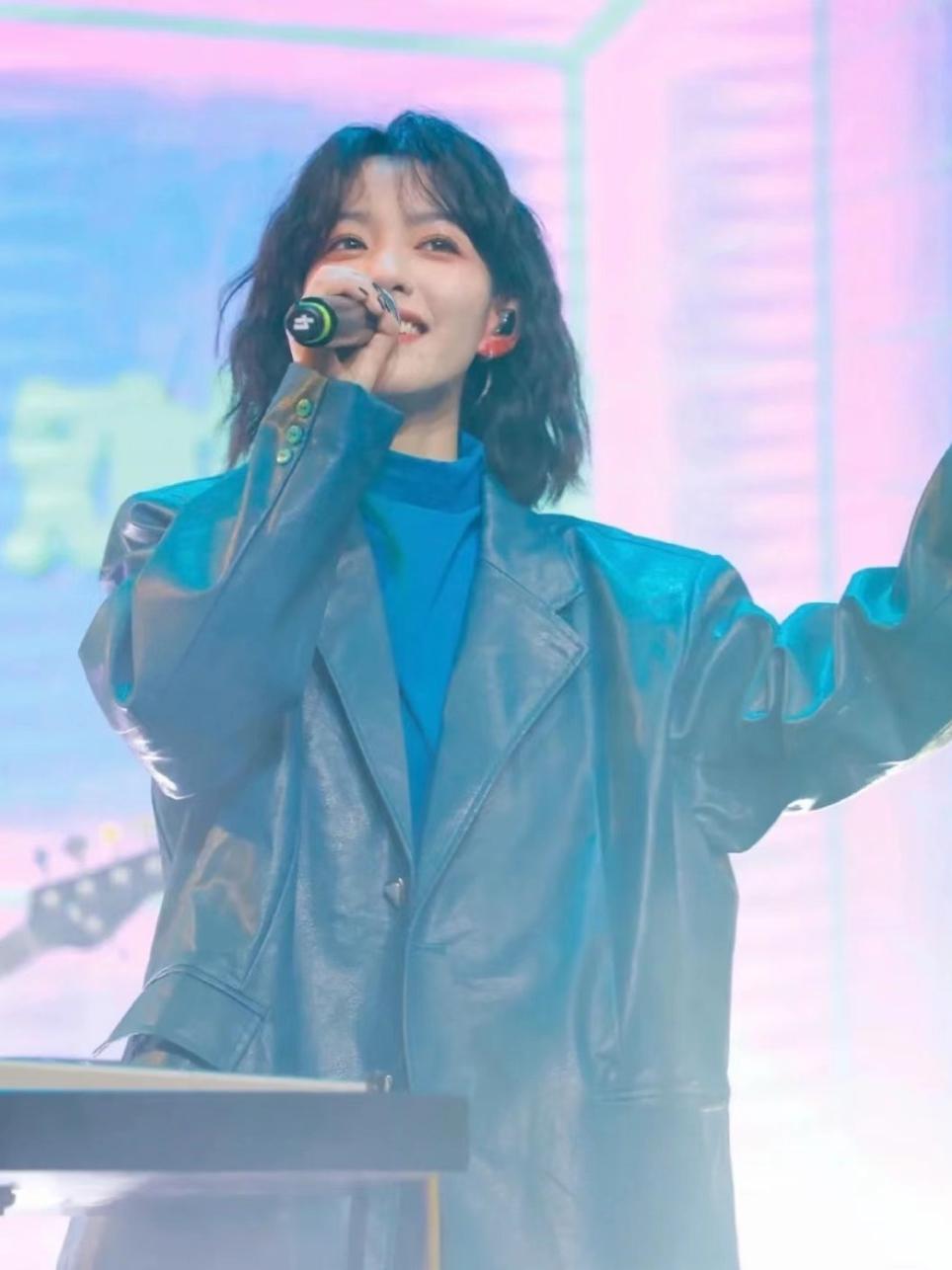 头发又细又软又少适合剪什么发型,头发细又少圆脸适合什么短发发型