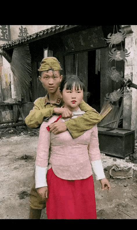 狂野诱惑！超辣女王舔刀瞬间！