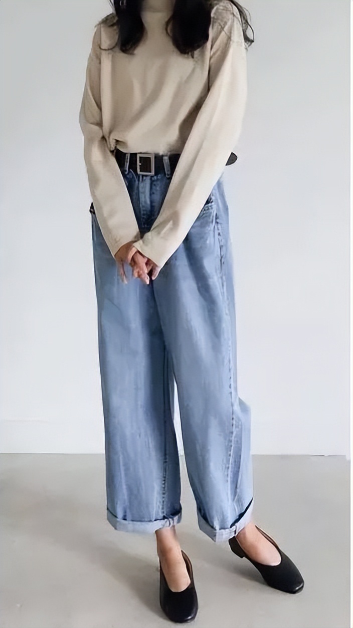 奶奶鞋和老爹鞋哪个好搭配 (奶奶鞋怎么搭配好看最新款)