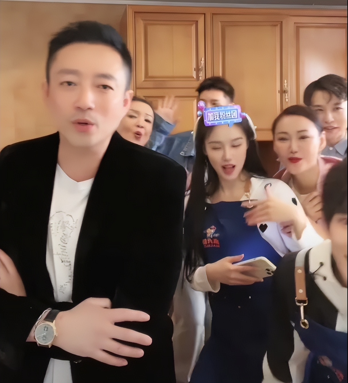 台媒曝汪小菲回台北大s,汪小菲直播间谈大s流泪