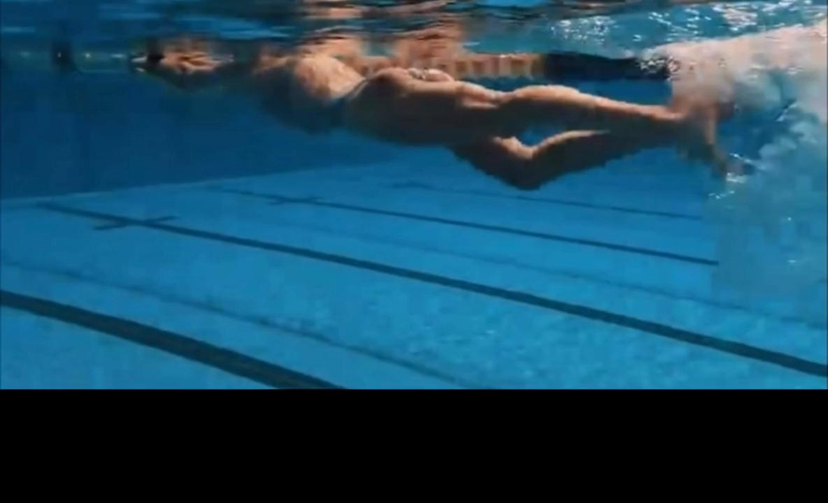 腰鞭慢动作正确打法,鞭腿转髋教学