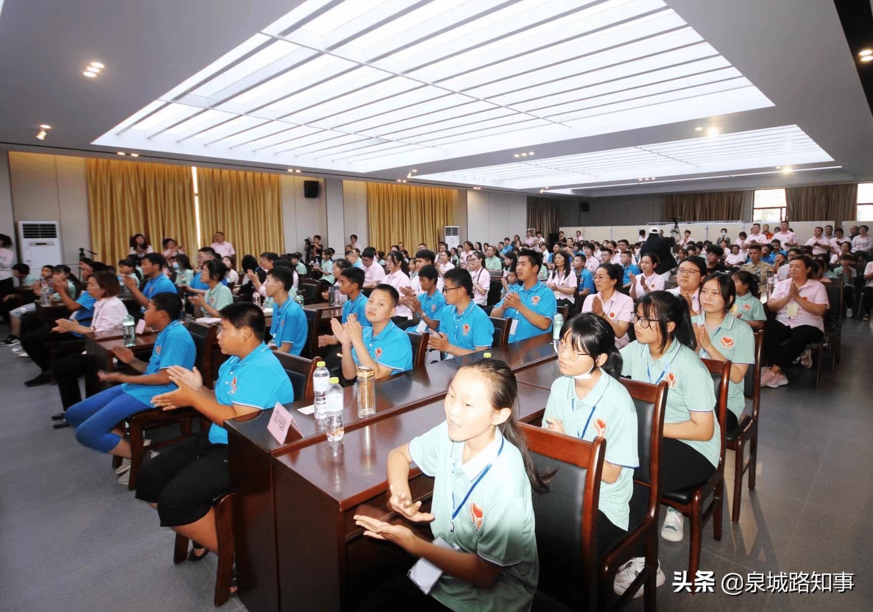 济南市手拉手孤贫儿童帮扶志愿团,关爱留守儿童小分队