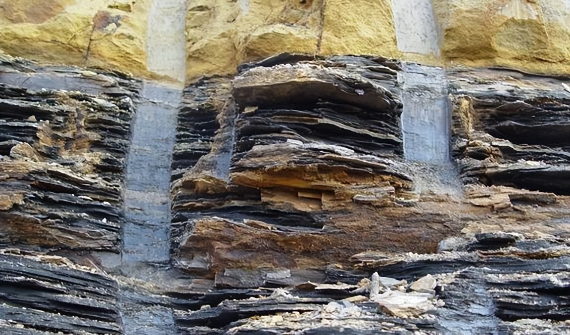 煤层55米厚的亚洲第一露天煤矿，连续开采118年后，现在怎样了？