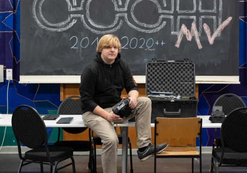 68美元二手货，附赠美军收集的2000人信息，暴露五角大楼致命弱点