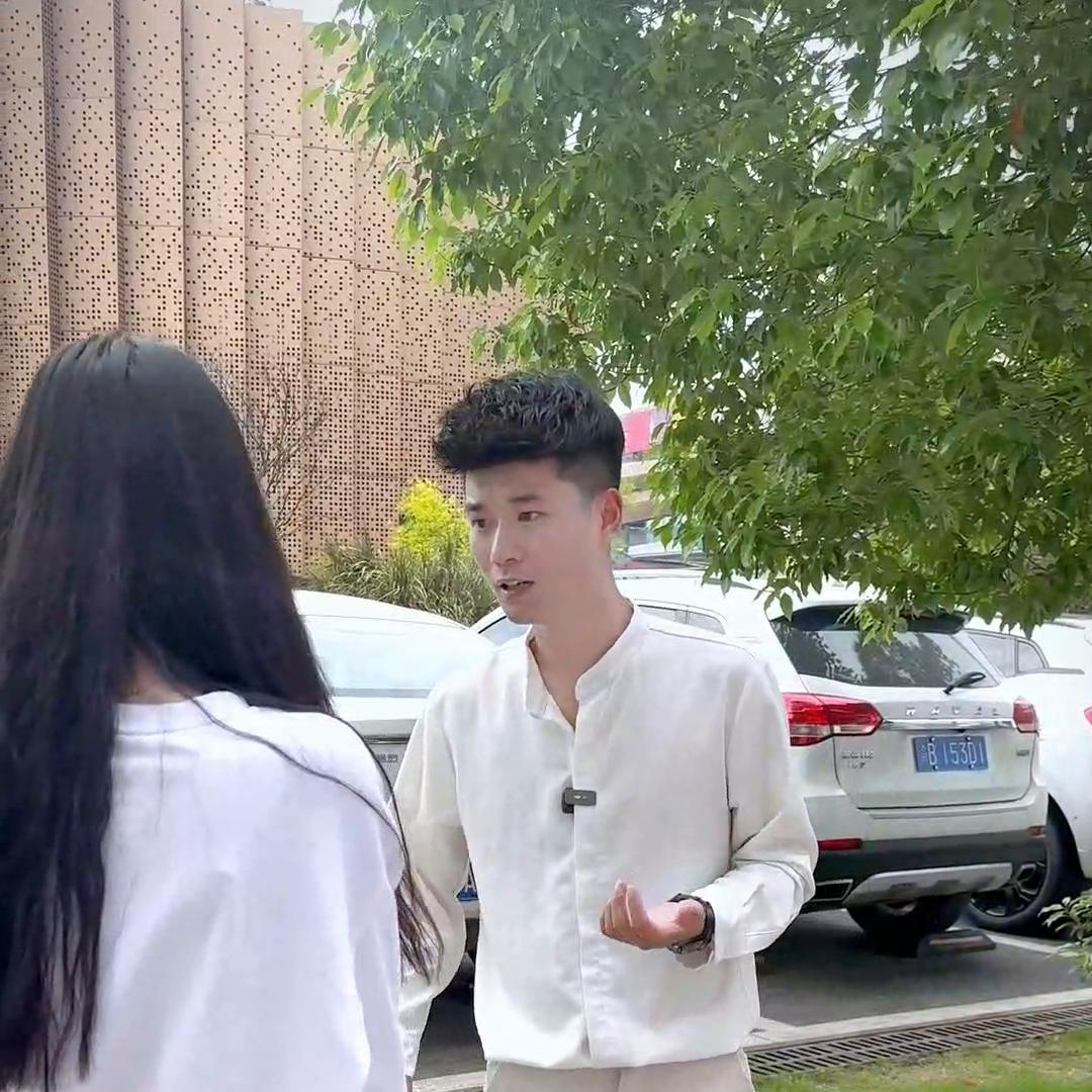 才买一年的保时捷，现在只值十几万了？@DOU+小助手