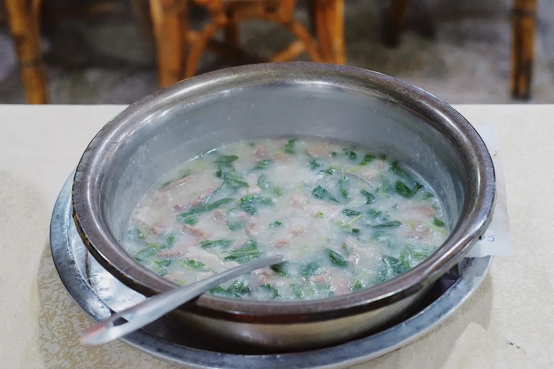 奇了怪了，究竟是什么宝地让广州老饕们也净爱往这钻？