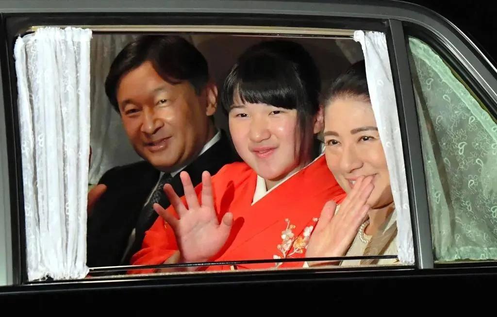 爱子公主被霸凌,爱子公主被校园霸凌