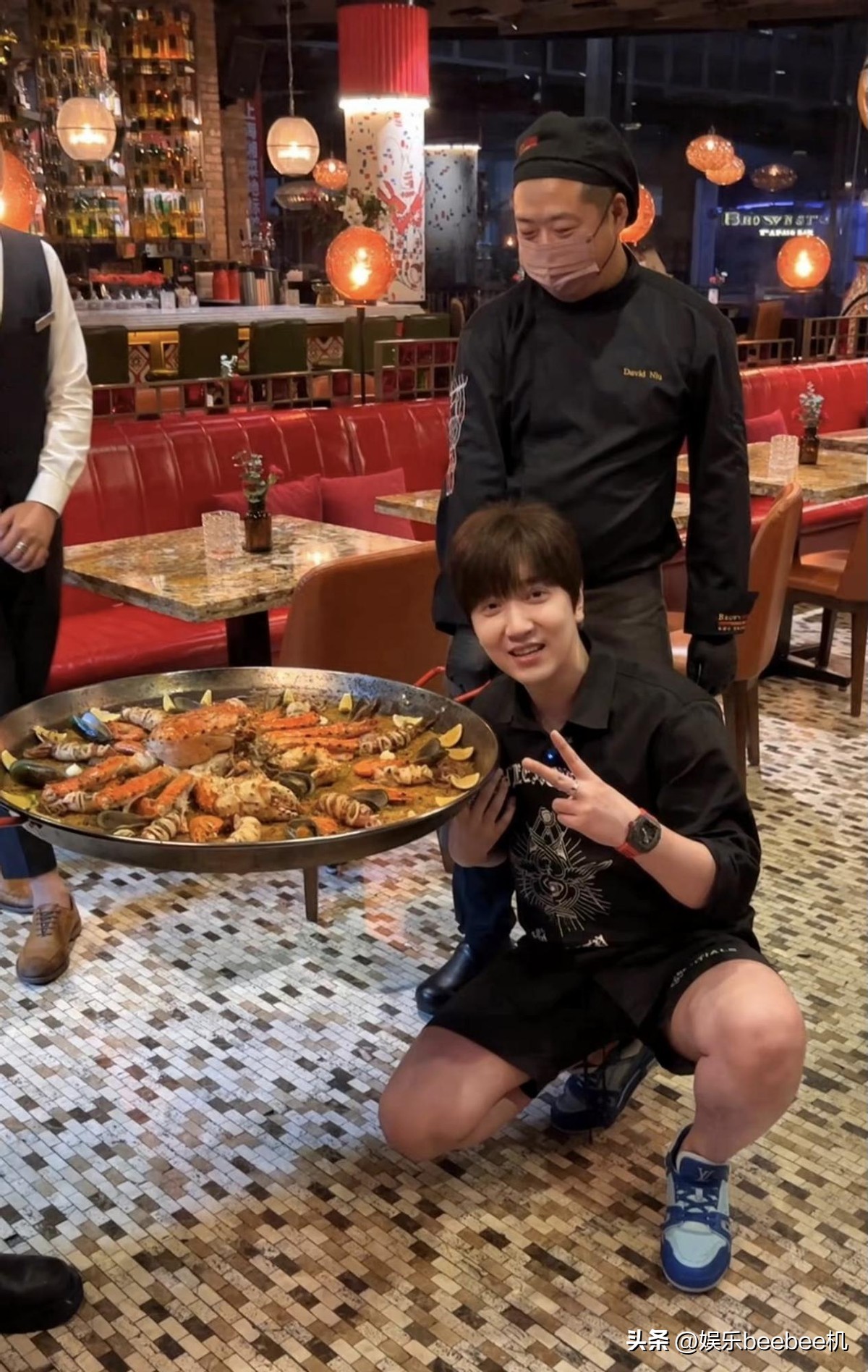 “土豪吃播”*冰白**,年收入保底7200万,创业头脑值得普通人学习