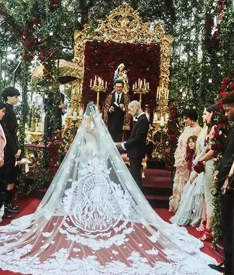 沙漠之花华莉丝·迪里：4岁遭性侵，5岁被割生殖器，却成顶级超模