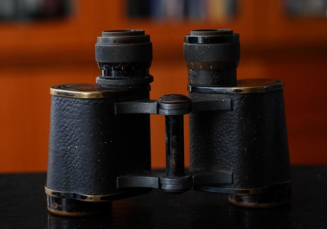 收藏了30年的望远镜,二战时期的军用高倍望远镜