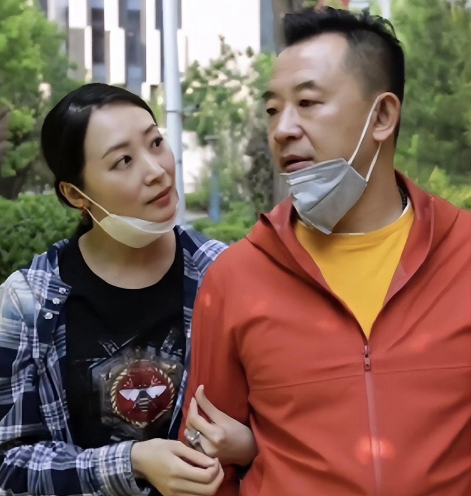 嫁给赌博的男人最后都怎么样了,嫁给家暴男和吃喝嫖赌的男人结果