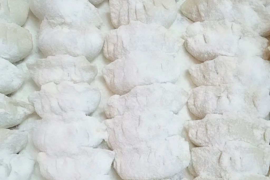 饺子包好放冷冻为何会裂开,饺子包好了放冰箱怎样才会不粘