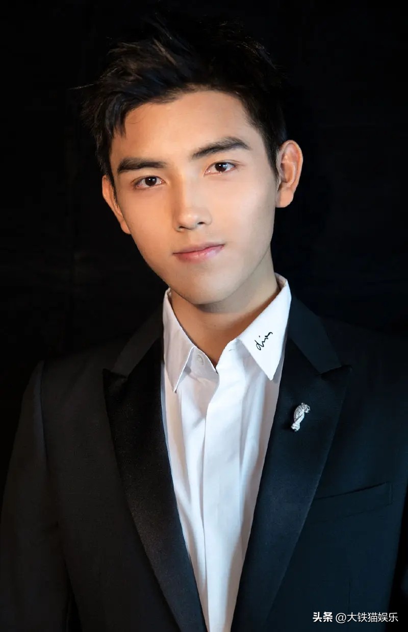 嘴巴不好看的男生可以整好看吗,嘴巴不太好看的男明星