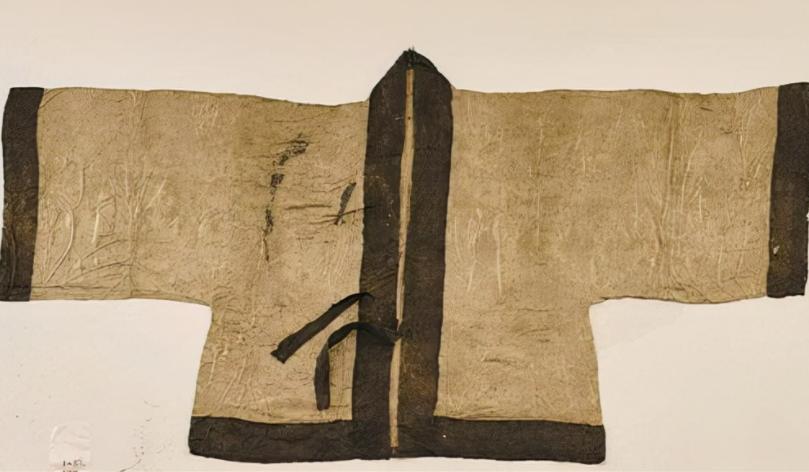 浙江老农翻建老宅竟再挖出天价宝,浙江老农翻新房子