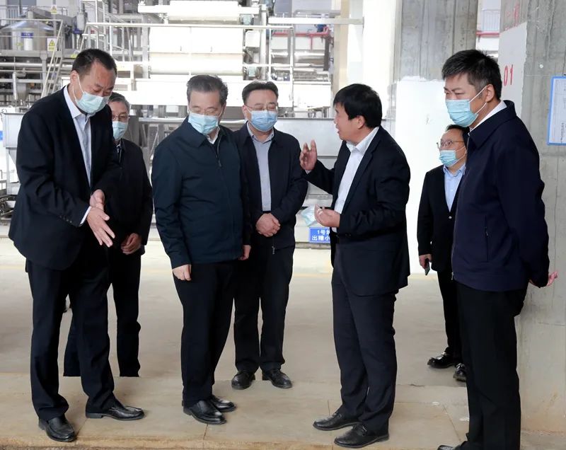 【随州日报】钱远坤到随州高新区宣讲*党**的二十大精神并调研企业生产经营情况