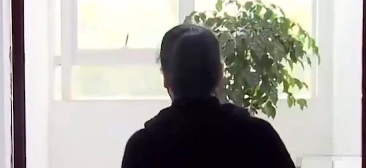 2017年，湖南女子发现结婚21年的丈夫有问题，调查后：查无此人