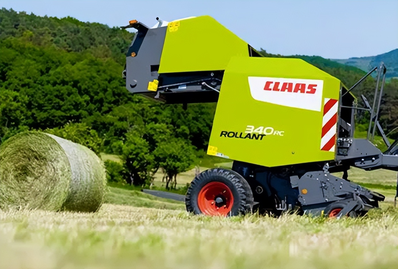 大型全自动牧草收割机多少钱一台,牧草机械化收割机