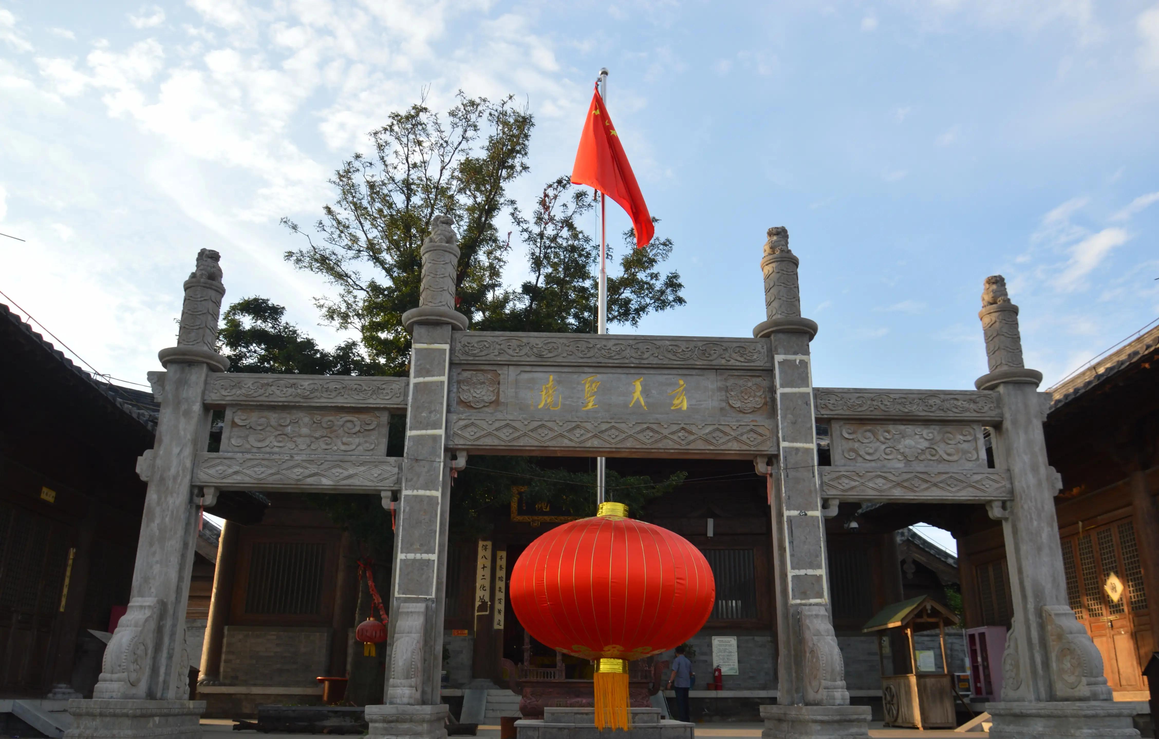 洛阳万安山好去处,洛阳万安山七彩大峡谷