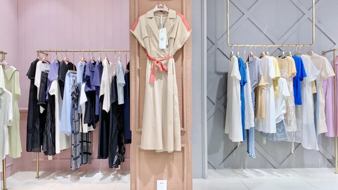 唯弋女装紫色,唯弋女装连衣裙专柜价格