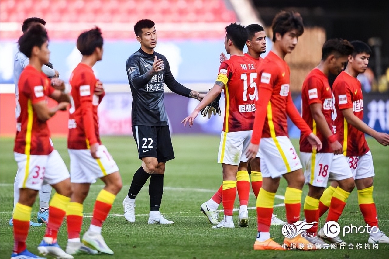 贝尔高尔夫足球,足球和高尔夫哪个才是贝尔的最爱