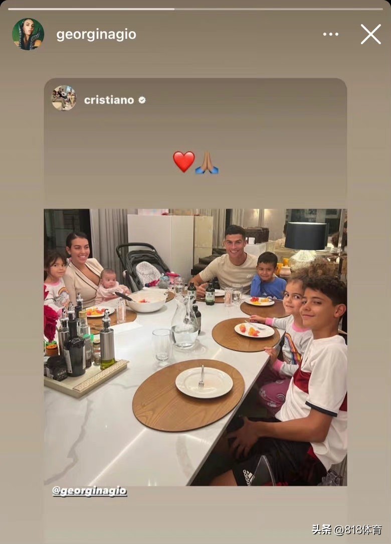 c罗晒一家7口首张合影甜蜜的家,c罗晒与家人欢乐戏水时光
