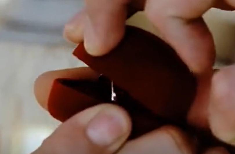 77岁日本富豪娶22岁女星,日本77岁风流富豪命丧家中