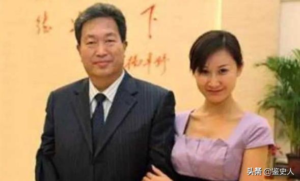 昔日河北首富：坐拥千亿帝国，家中27个保姆，最后却带儿子自首