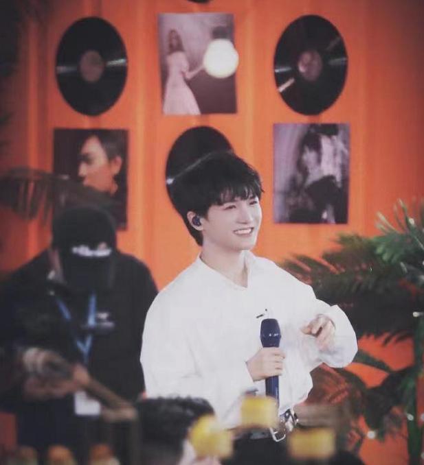 李宇春周深北京卫视跨年,李宇春周深中国风