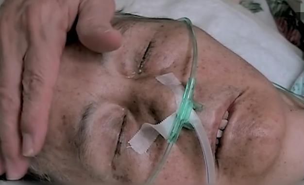 老伴老年痴呆的感人故事,老人脑梗感人故事