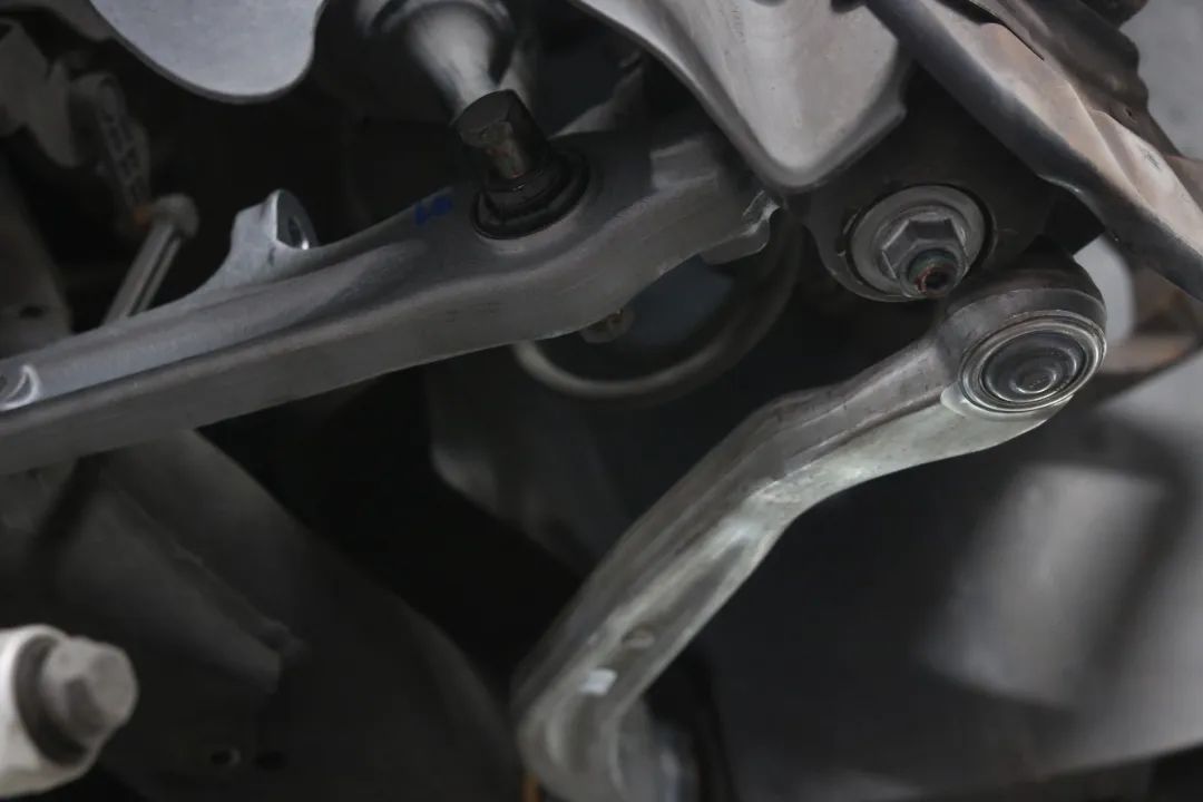 大众100万左右的车辉腾,重庆二手辉腾全面翻新修复