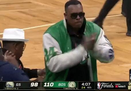 在波士顿北岸花园，你永远不知道有多少英灵在护佑凯尔特人