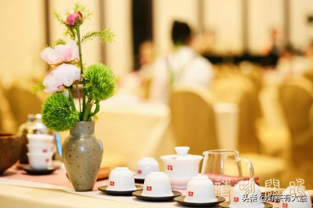 在诗与茶中感受深爱|“诗咏关雎”60周年钻石婚纪念茶会圆满举办