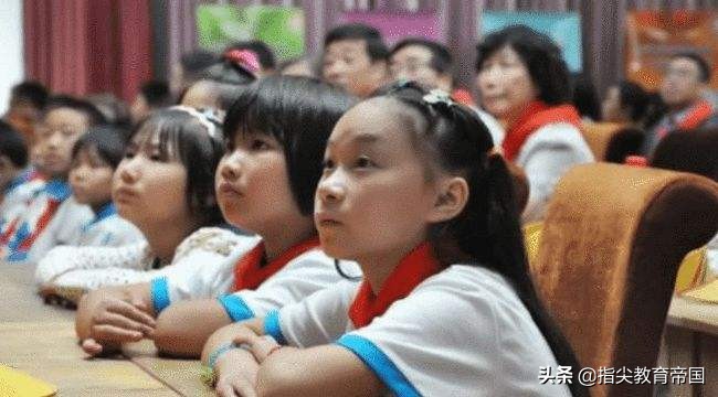 用油菜阻止早恋,老师用油菜花讲早恋