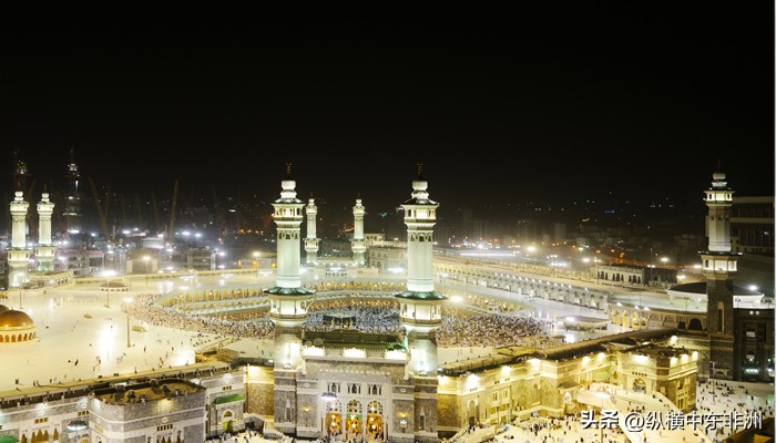 麦加天房黑石是陨石吗,麦加天房里的陨石特写