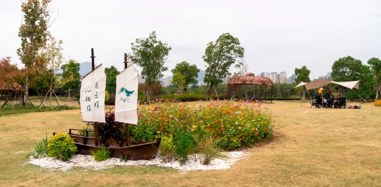 幕天席地位置,幕天席地