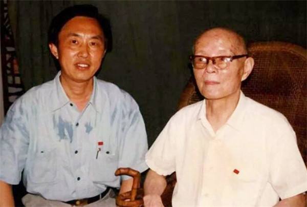 五星红旗征集过程,1949年国旗征集图片