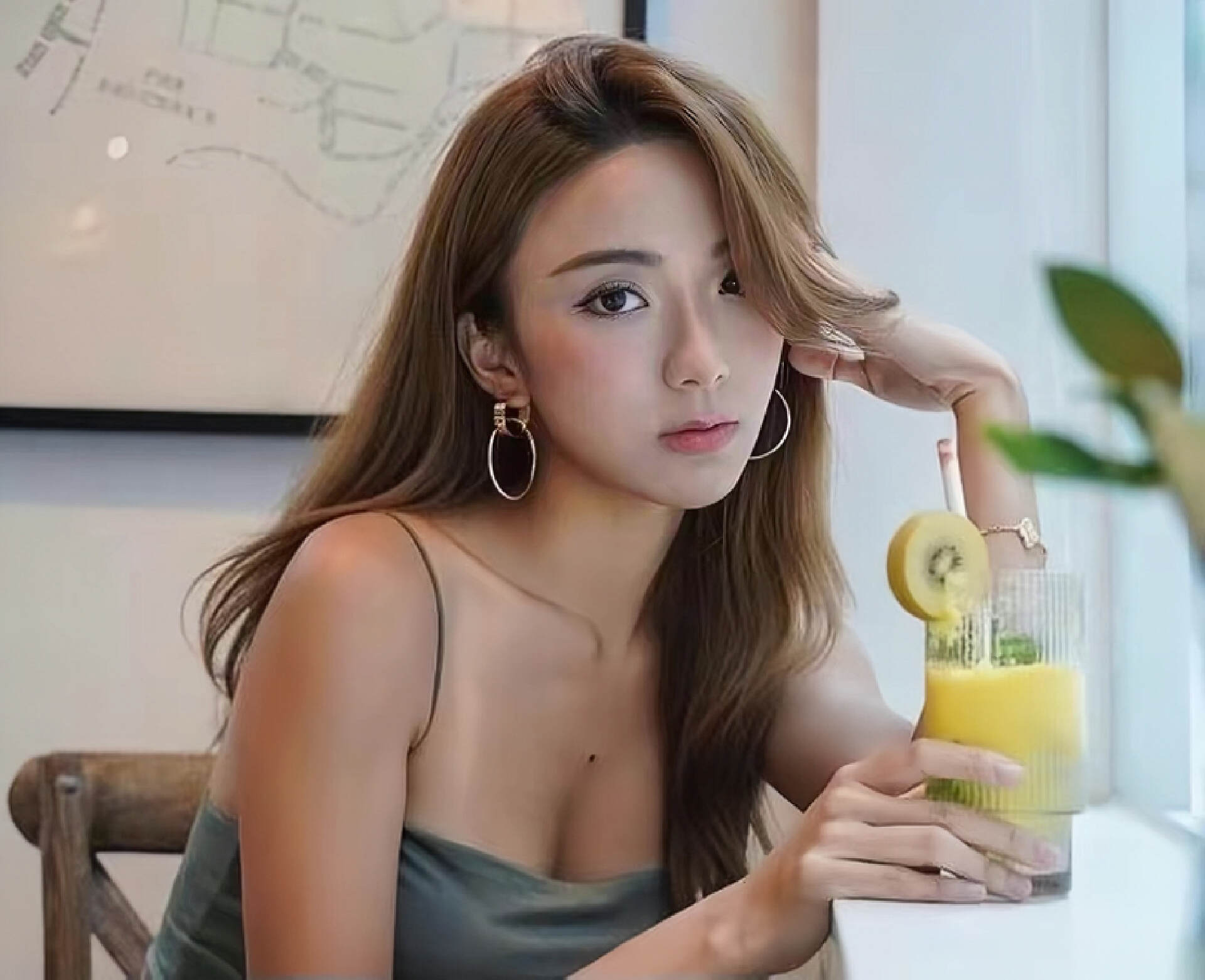 tvb当家花旦之一44岁的她近况如何,tvb女演员垮脸