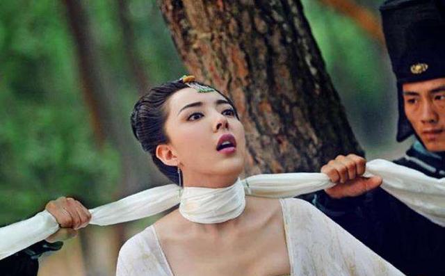 为何妃子下葬时要堵住七窍,为啥嫔妃死后要堵九窍