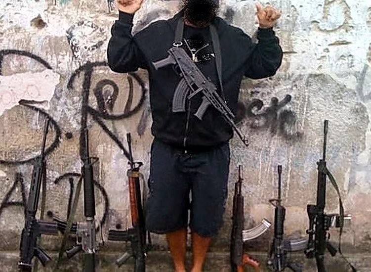 巴西贫民窟毒贩,中国记者探寻巴西贫民窟毒贩