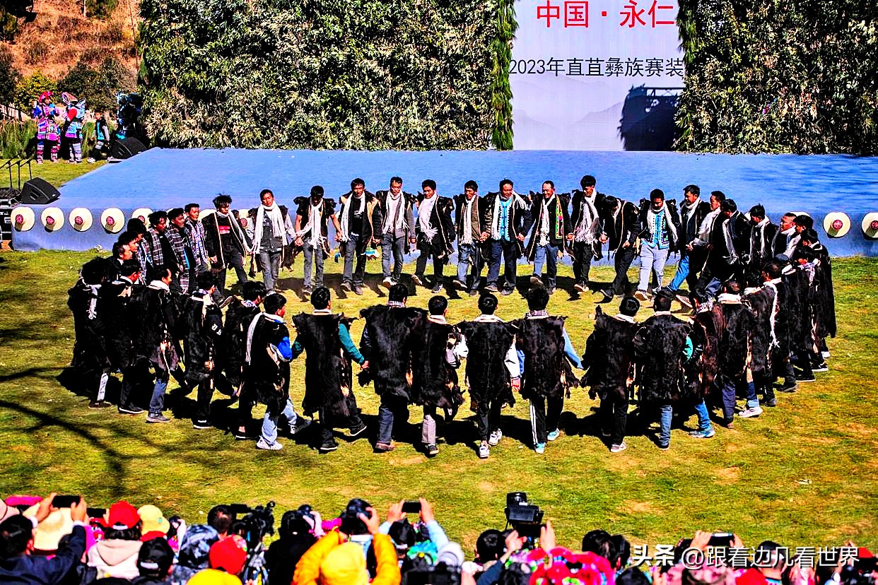 千年彝装，一赛千年“世界最古老的乡村T台”