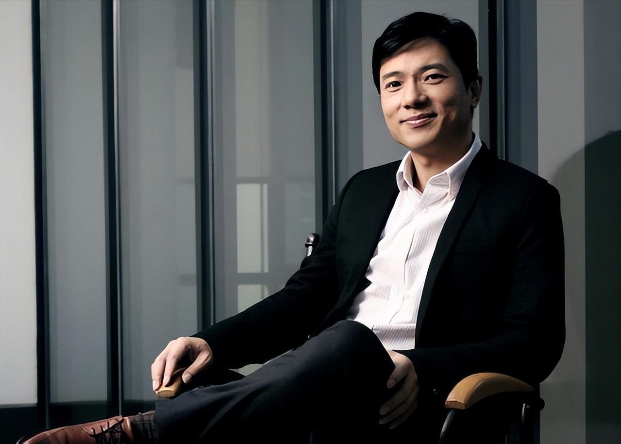 与谷歌分庭抗礼，投入超1000亿研发AI，百度李彦宏到底有何本事