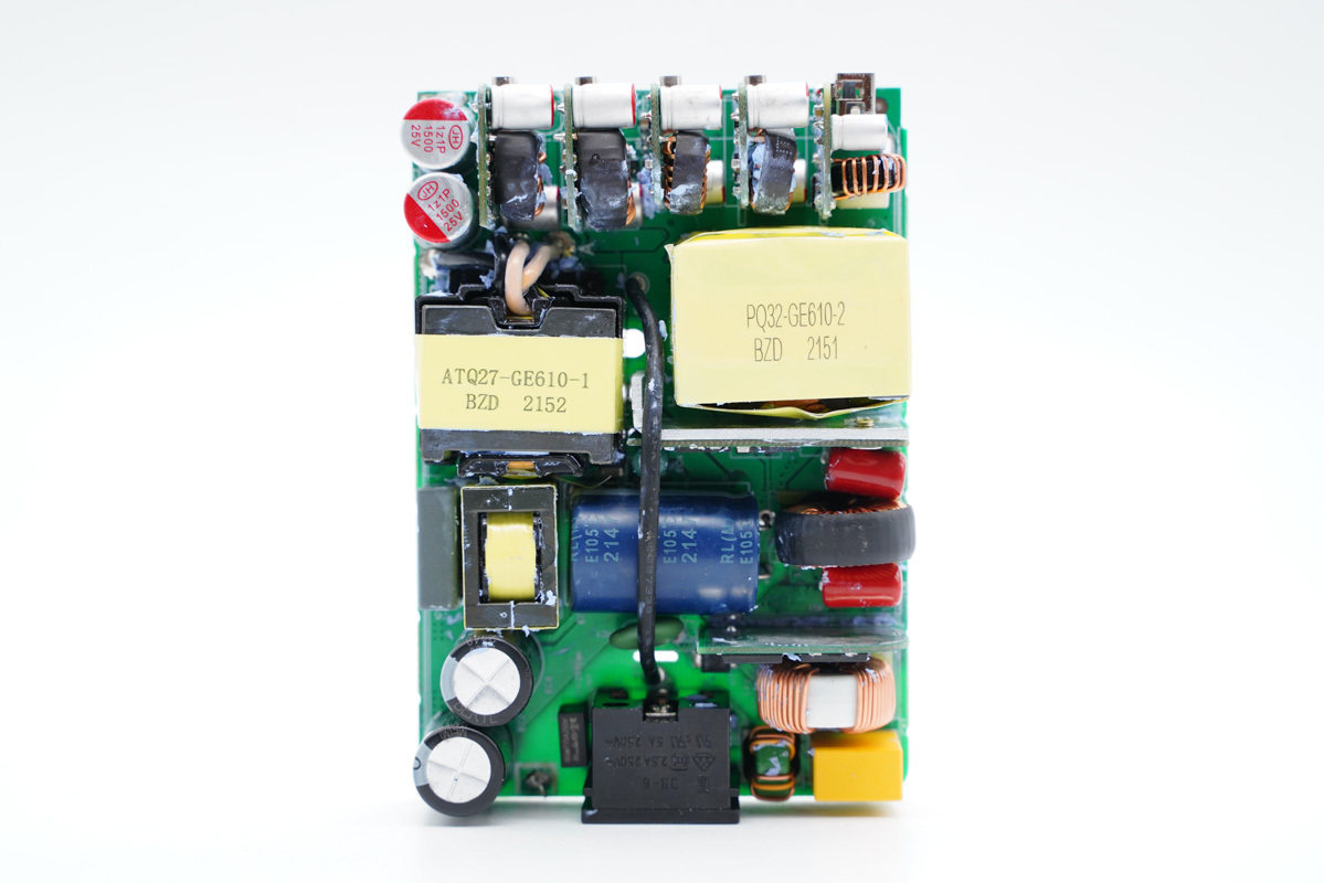 4C1A五个口，总功率达230W，华科生230W桌面充拆解