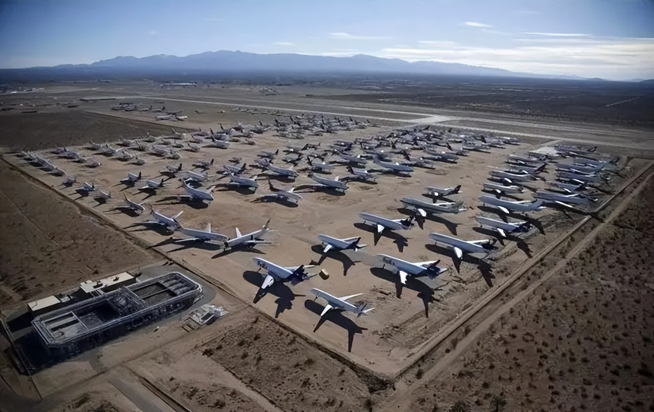 50万美军靠近中国，解放军两大动作亮明态度，冲突后果美承受不住